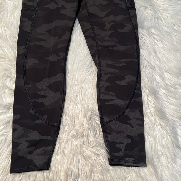 Athleta Rainier Reflective Tight Black Gray Camo M - Picture 5 of 12